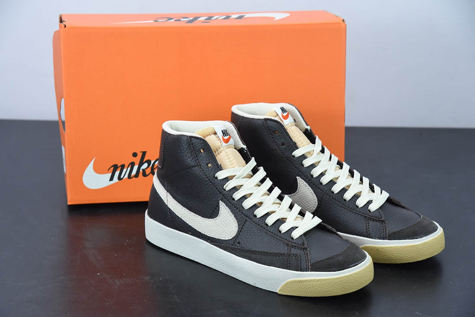 I耐克Nike Blazer Mid '1977 VNTG 经典开拓者黑白高帮百搭休闲运动板鞋纯原版本 货号:DC1706-200