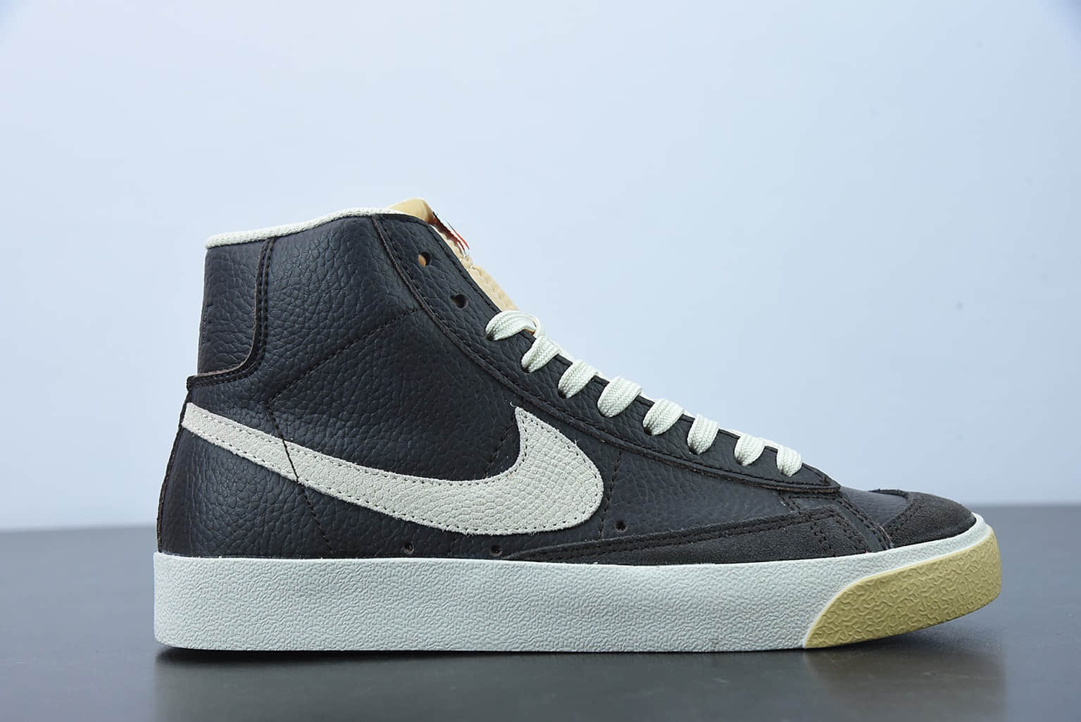 耐克Nike Blazer Mid '1977 VNTG 经典开拓者黑白高帮百搭休闲运动板鞋纯原版本 货号:DC1706-200