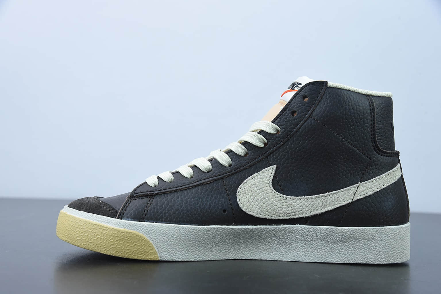 耐克Nike Blazer Mid '1977 VNTG 经典开拓者黑白高帮百搭休闲运动板鞋纯原版本 货号:DC1706-200