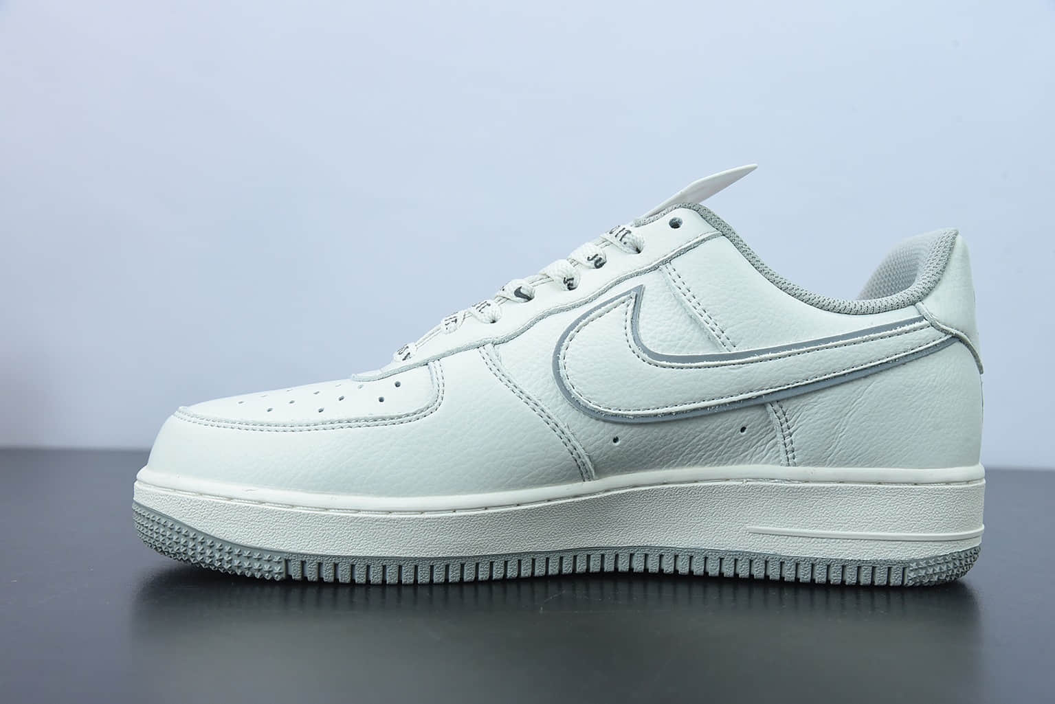耐克 Nike Stussy x Nike AF 1 Low 斯图西联名米灰反光空军一号低帮休闲板鞋纯原版本 货号：UN1815-802