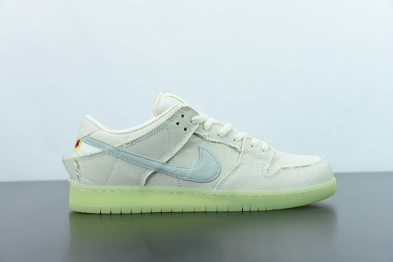 耐克 Nike SB Dunk Low Mummy SB 布面米白夜光木乃伊休闲板鞋纯原版本 货号:DM0774-111