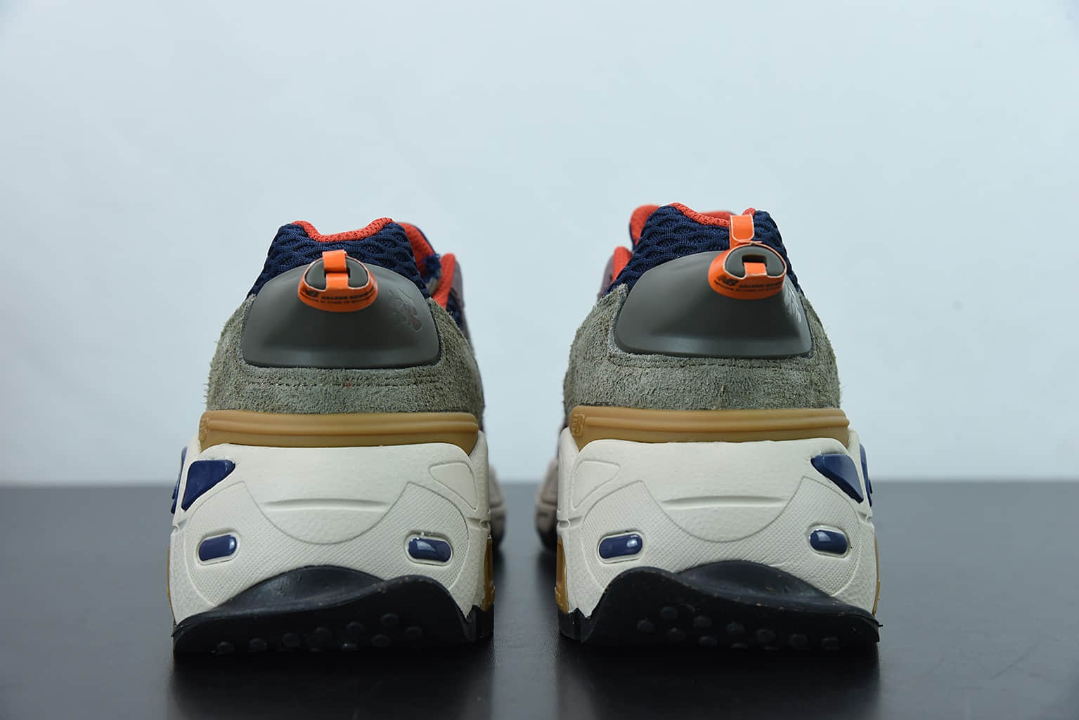 新百伦 New Balance Salehe Bembury x New Balance  Yurt 军绿色联名复古休闲跑步鞋纯原版本 货号：MS574YSB