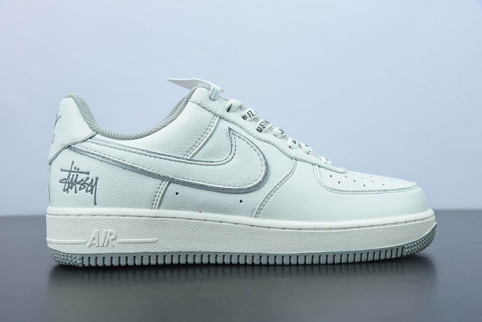 耐克 Nike Stussy x Nike AF 1 Low 斯图西联名米灰反光空军一号低帮休闲板鞋纯原版本 货号:UN1815-802