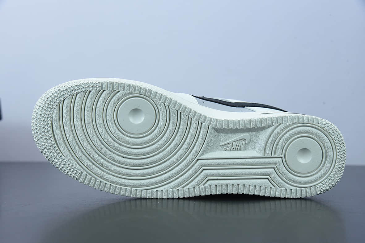 耐克 Nike Air Force 1 Low '07 “米黑灰拼接”低帮空军一号休闲板鞋纯原版本 货号：RS2696-112