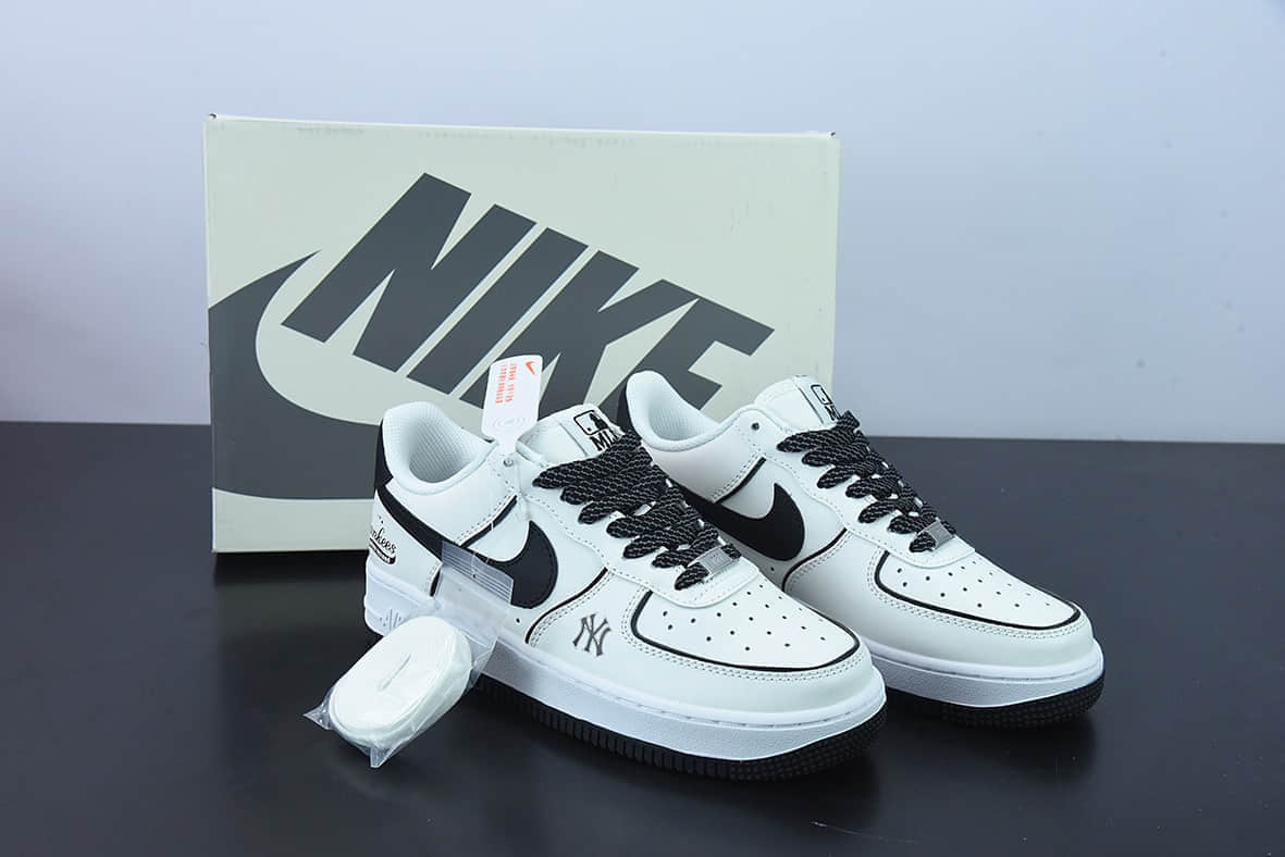 耐克Nike Air Force 1 x NY Yankee美国榄球洋基队米白黑边NY印花空军一号低帮休闲板鞋纯原版本 货号:BS8806-511