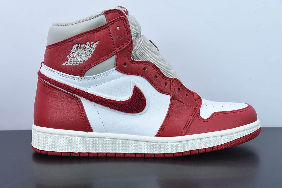 乔丹Air Jordan 1 High OG WMNS “Chenille” AJ1 乔丹1代白红灯芯绒高帮篮球鞋纯原版本 货号：DJ4891-061