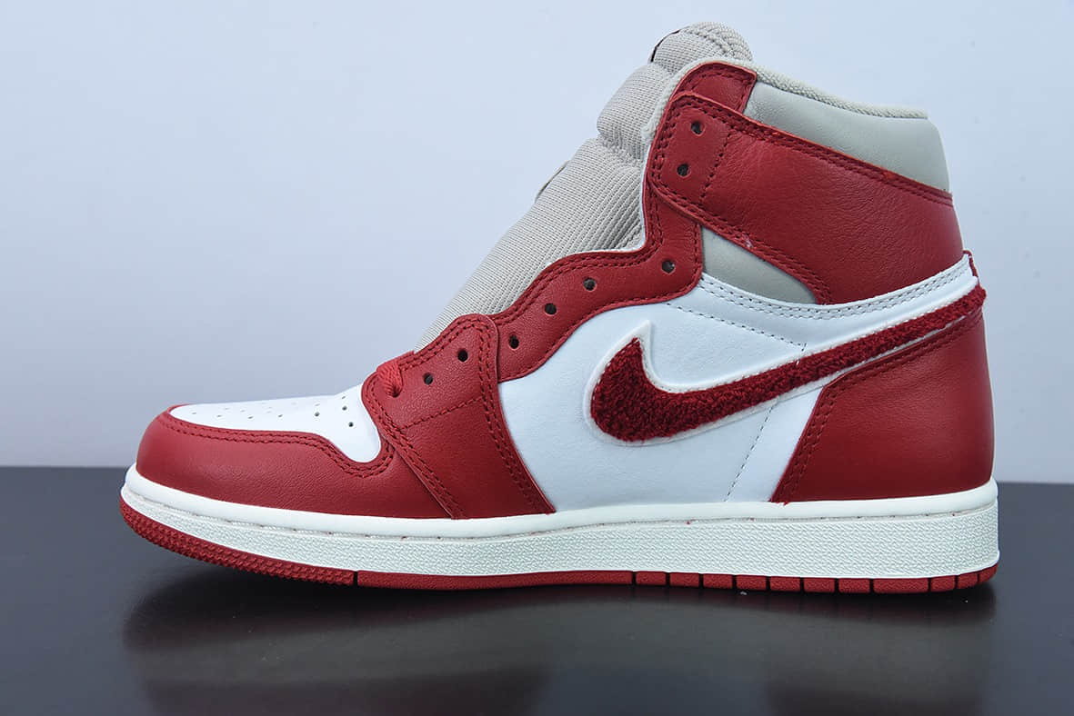 乔丹Air Jordan 1 High OG WMNS “Chenille” AJ1 乔丹1代白红灯芯绒高帮篮球鞋纯原版本 货号：DJ4891-061