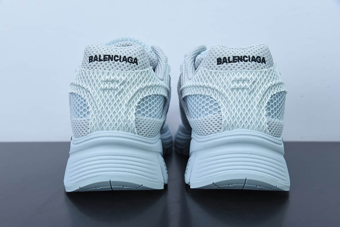 巴黎世家Balenciaga 巴黎世家网面灰色运动鞋纯原版本 货号:679339W2E924901