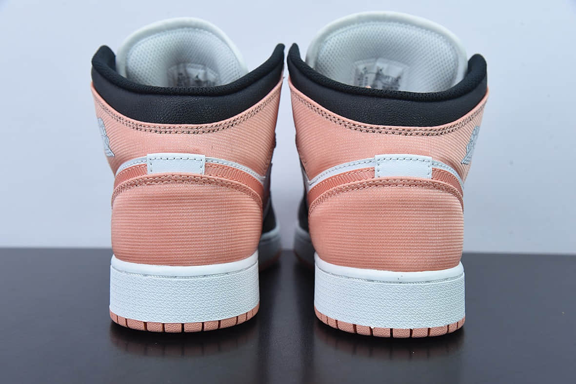 乔丹Air Jordan 1 Mid AJ1黑白粉中帮篮球鞋纯原版本 货号：DM9077-108