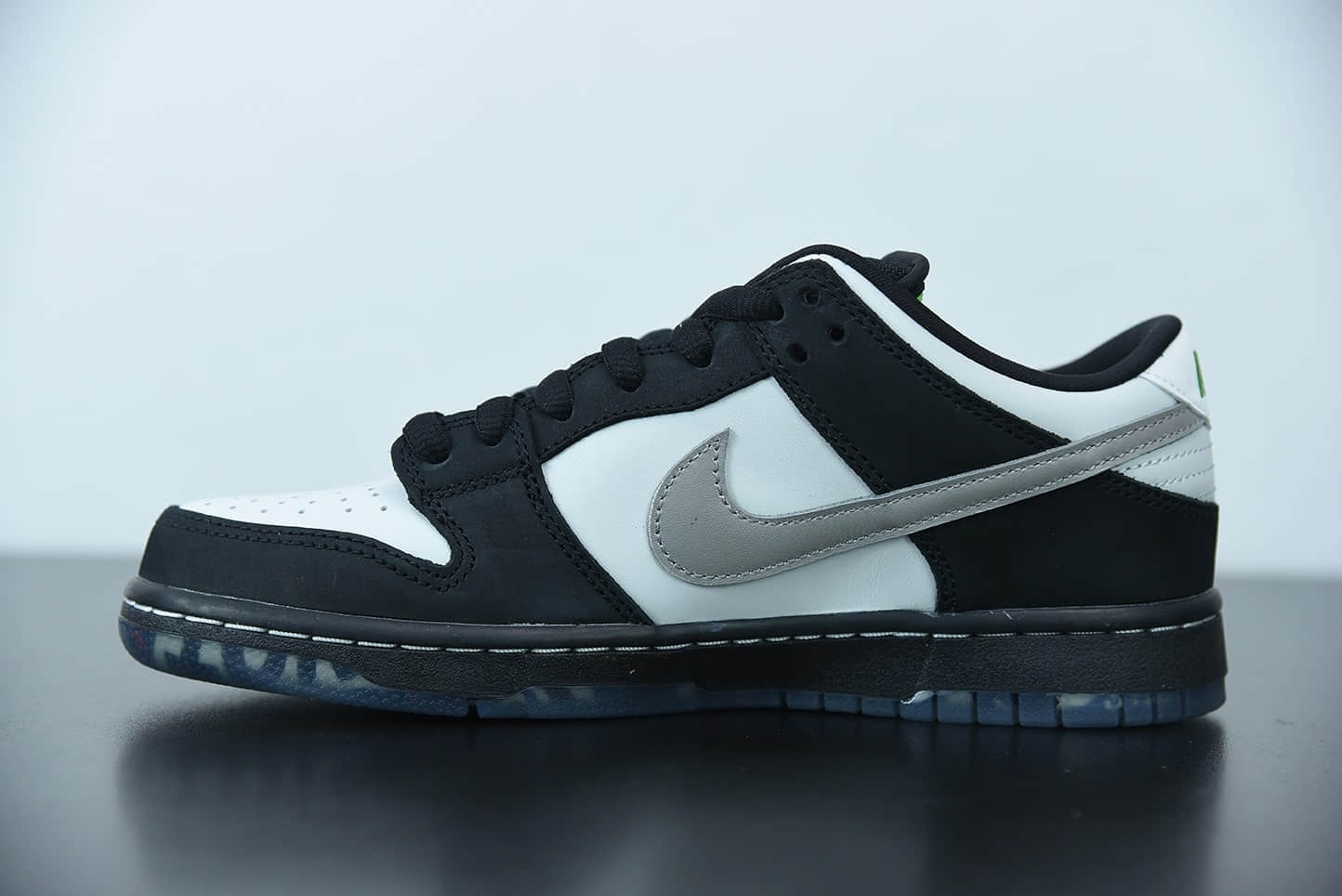 耐克Nike Staple x Dunk SB Low Pro OG 联名款黑白鸽子低帮休闲板鞋纯原版本 货号：BV1310-013