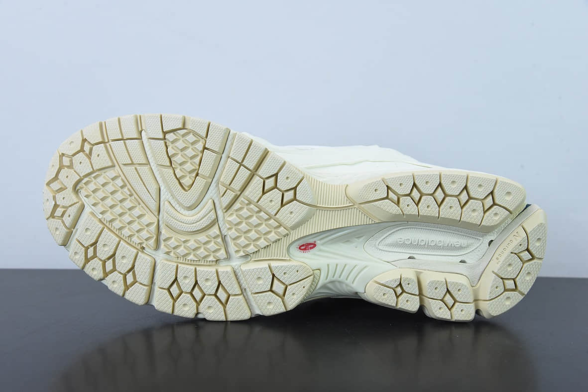 新百伦 New Balance Refined Pack 2002R系列海盐白复古休闲跑步鞋纯原版本 货号:M2002RDC