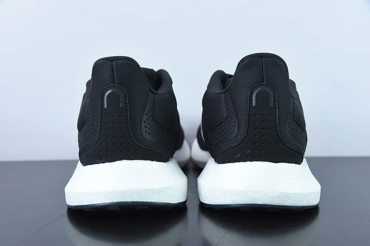 阿迪达斯Adidas Pureboost 21 PB21代黑白爆米花大底运动休闲跑步鞋纯原版本 货号：GW4832