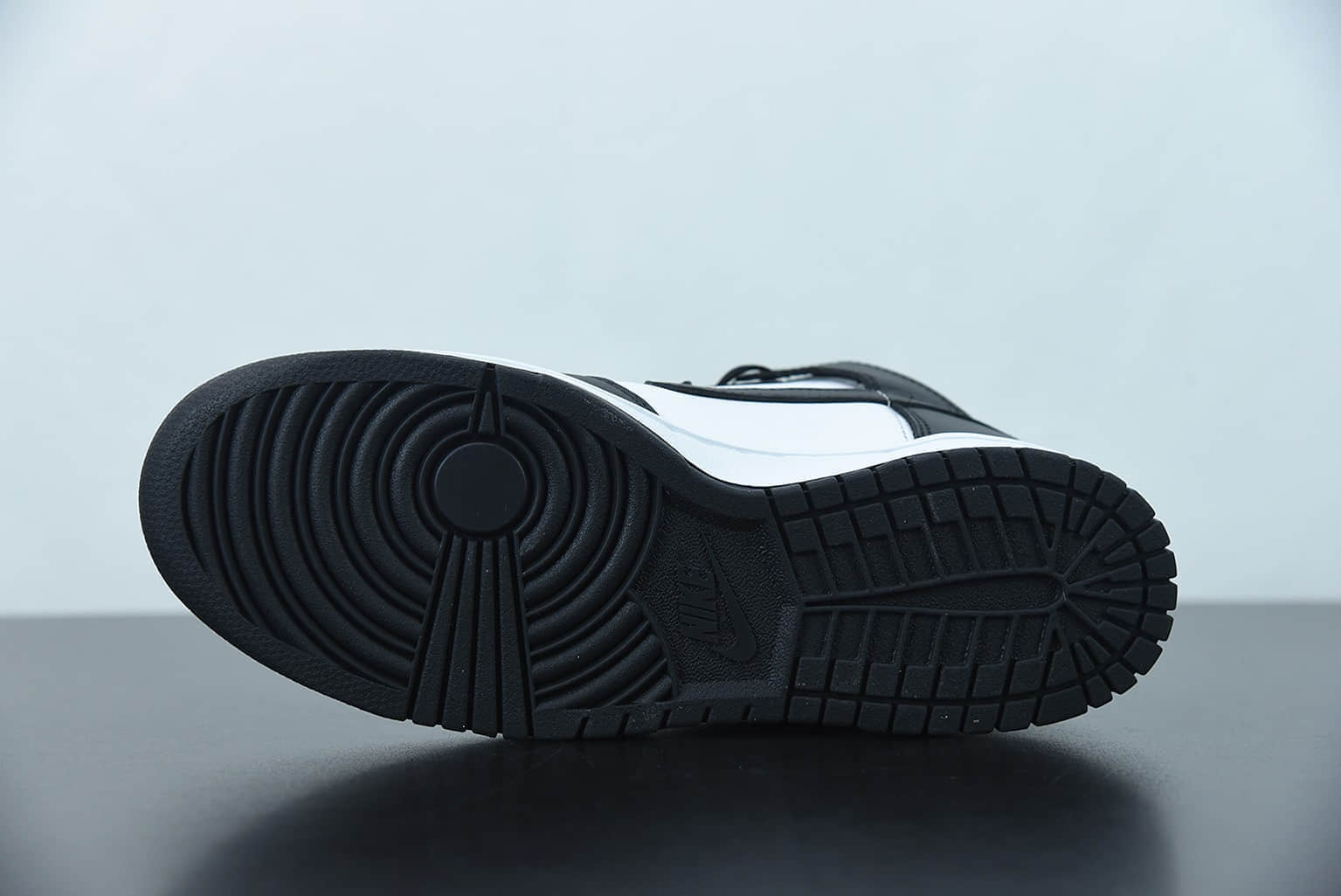 耐克Nike SB Zoom Dunk HIGH PRO 扣篮系列黑白复古高帮休闲运动滑板板鞋纯原版本 货号: DD1869-103