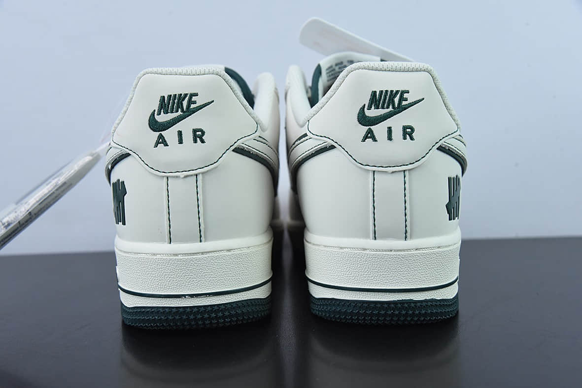 耐克Nike Undefeated x Nike Air Force 1 Low 米绿色联名款空军一号低帮休闲板鞋纯原版本 货号:UN3699-066