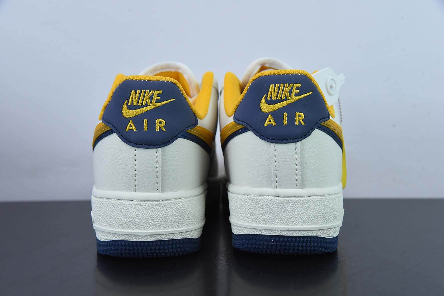 耐克Nike Air Force 1'07 Low Corona 科罗娜啤酒主题空军一号低帮休闲板鞋纯原版本 货号:CW1574-806