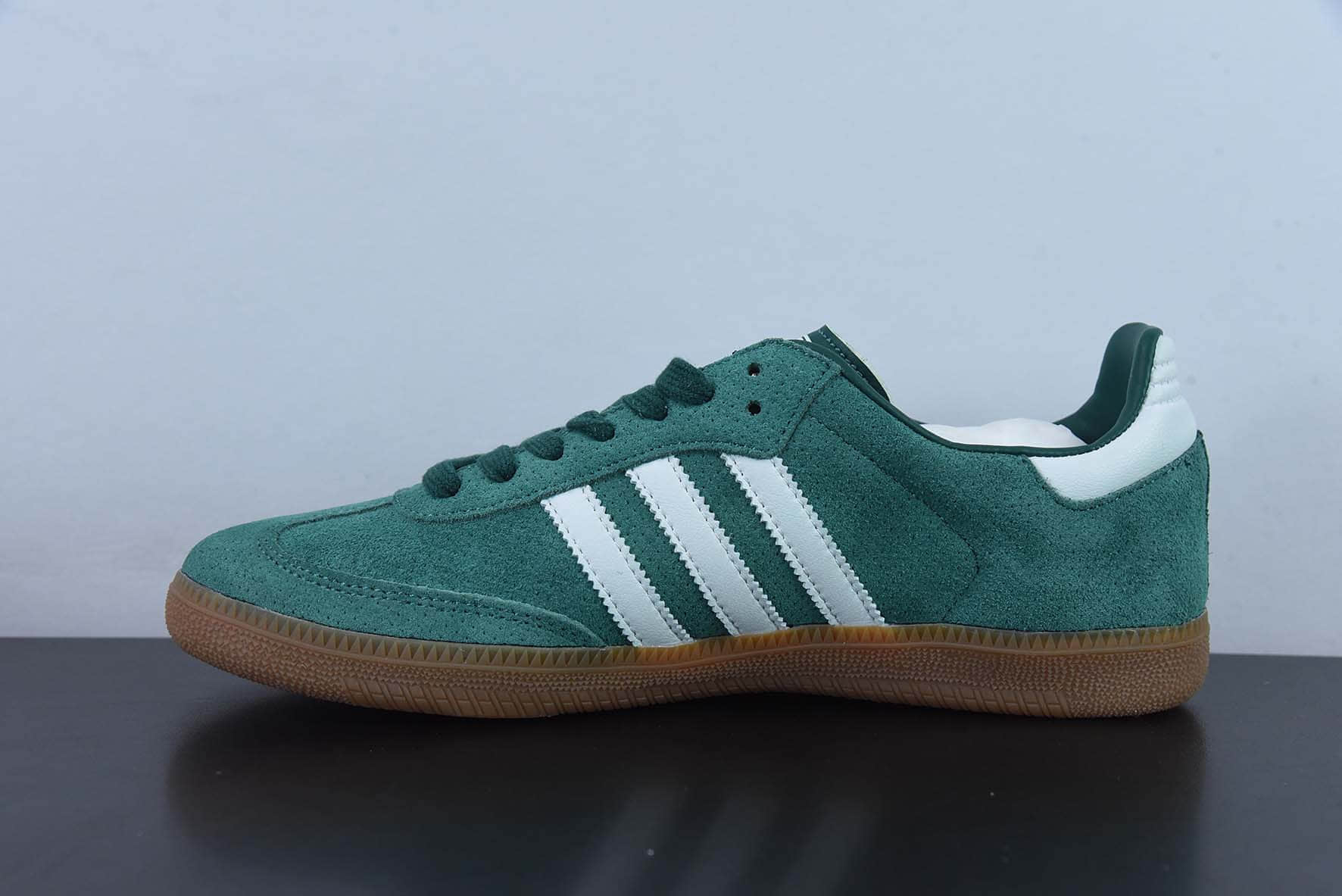 阿迪达斯Adidas Samba OG 白绿色桑巴翻毛皮复古休闲板鞋纯原版本 货号:HP7902