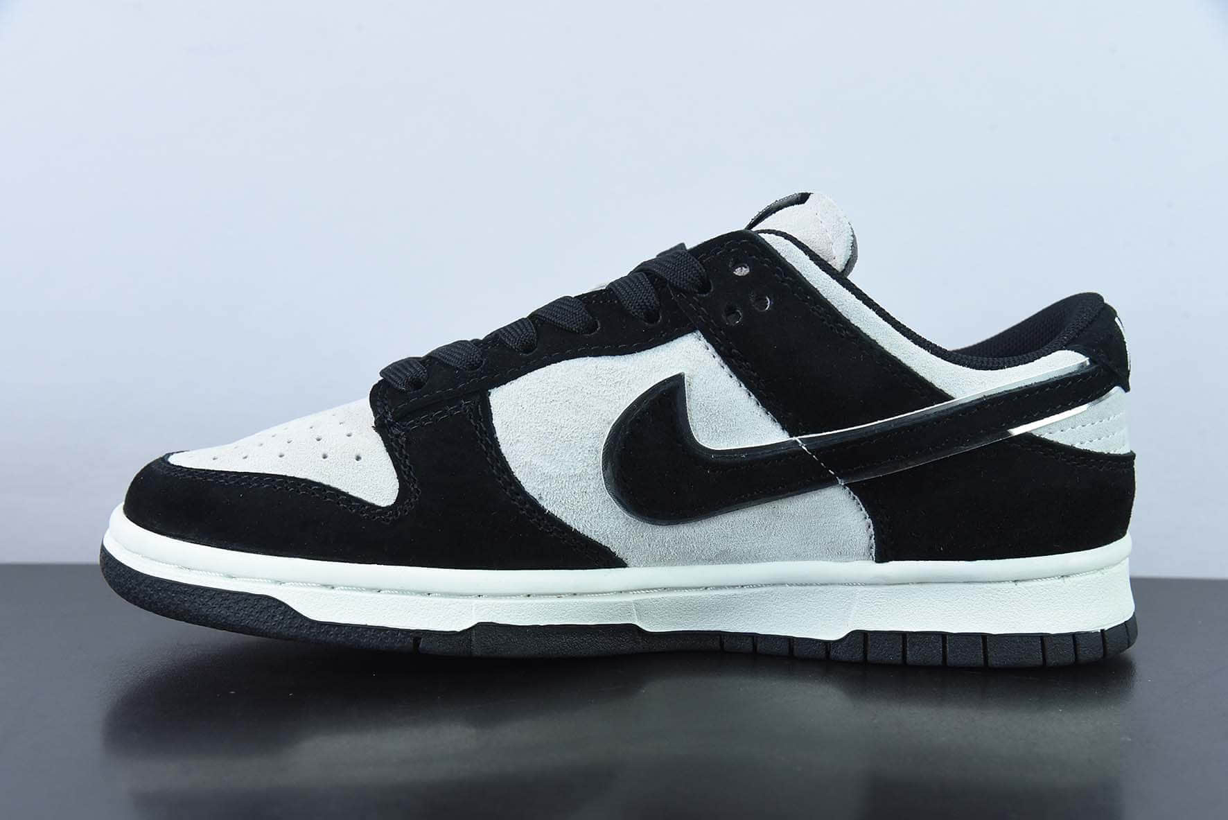 耐克Nike SB Dunk LowWhiteBlackPanda大友克洋联名麂皮黑白熊猫扣篮系列低帮休闲运动滑板板鞋纯原版本 货号：LF0039-988