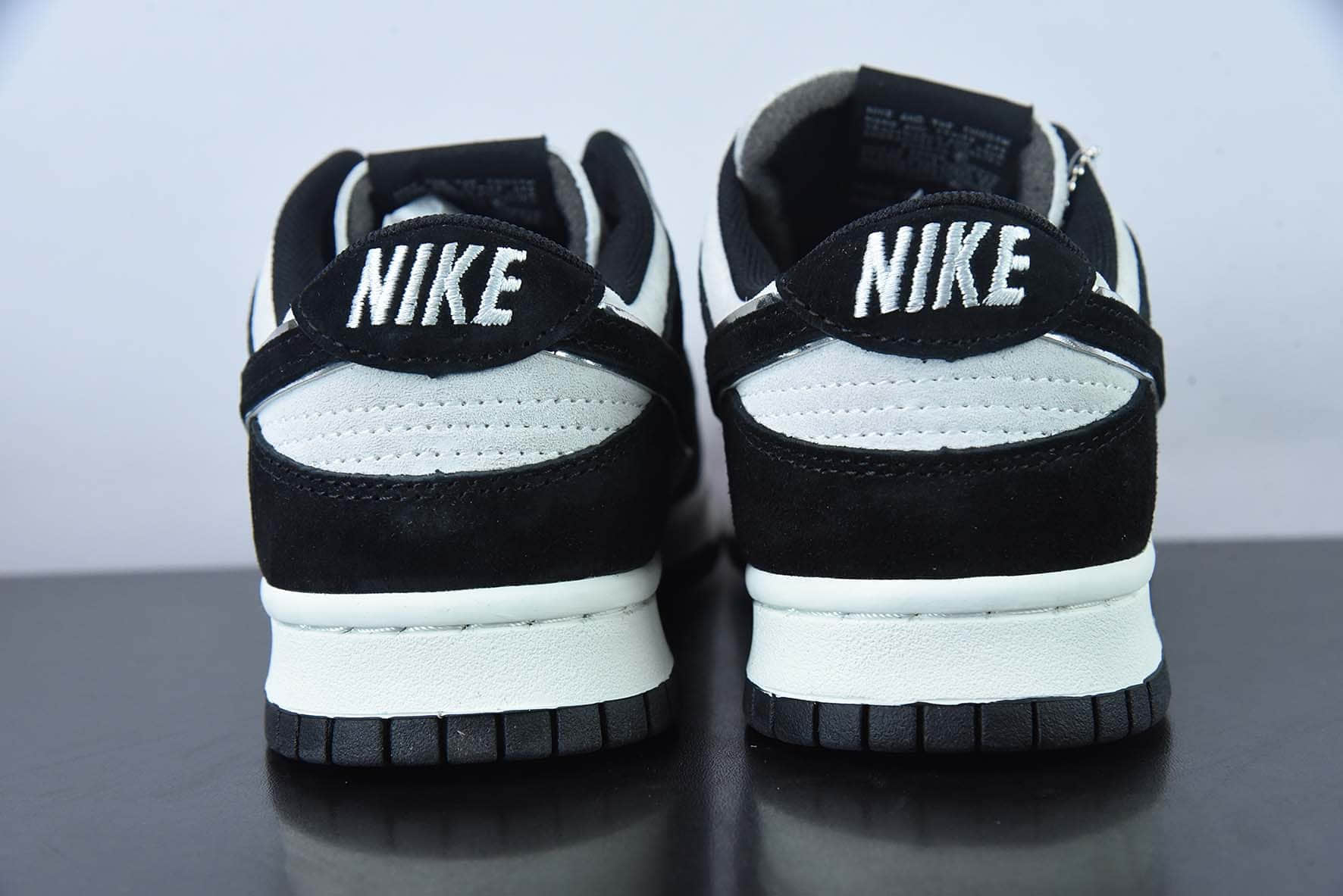耐克Nike SB Dunk LowWhiteBlackPanda大友克洋联名麂皮黑白熊猫扣篮系列低帮休闲运动滑板板鞋纯原版本 货号：LF0039-988