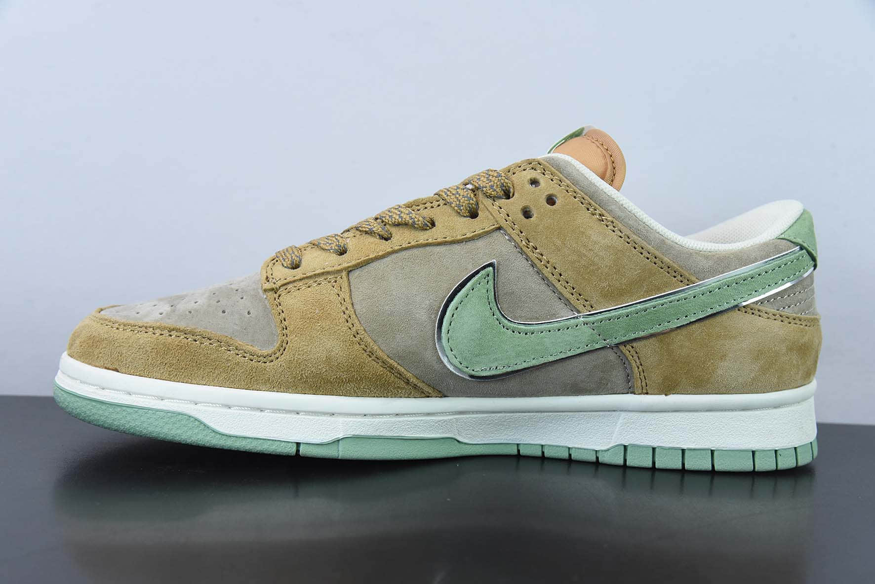 耐克Nike SB Dunk LowWhiteBlackPanda大友克洋联名米白黄熊猫印花扣篮系列低帮休闲运动滑板板鞋纯原版本 货号：DD1391-106