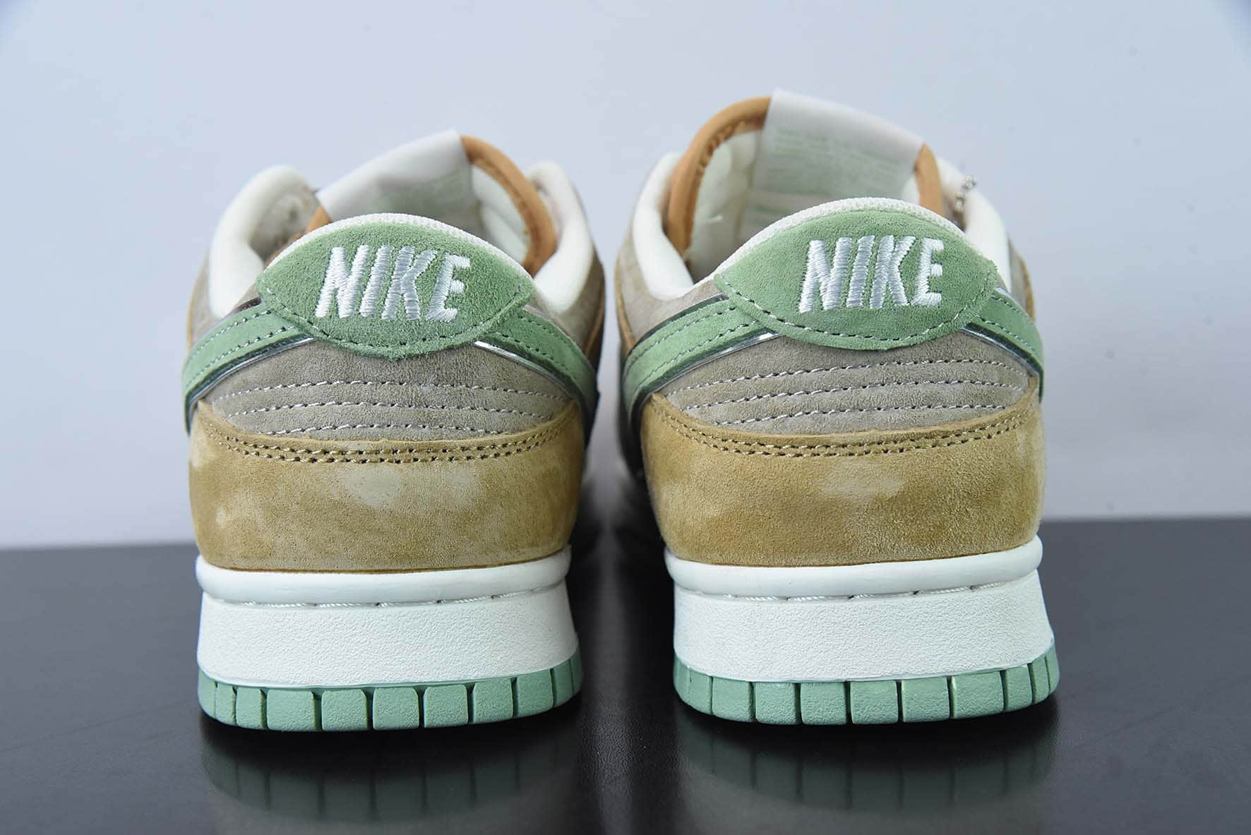 耐克Nike SB Dunk LowWhiteBlackPanda大友克洋联名米白黄熊猫印花扣篮系列低帮休闲运动滑板板鞋纯原版本 货号：DD1391-106