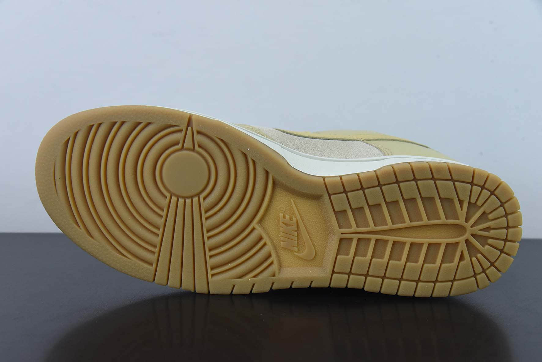 耐克Nike SB Dunk Low “Tan Suede” 沙漠色SB扣篮系列低帮休闲滑板鞋纯原版本 货号:DZ4513-200