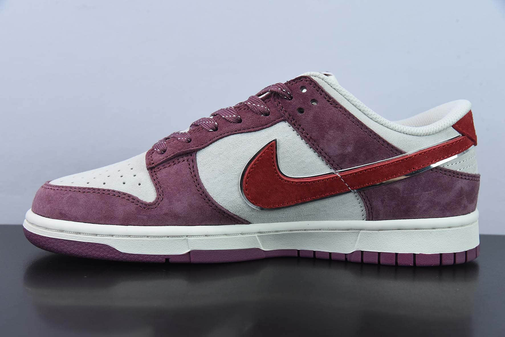 耐克Nike Otomo Katsuhiro x NK SB Dunk Low Steamboy OST 大友克洋联名款麂皮酒红白SB低帮滑板鞋纯原版本 货号:DA8863-082