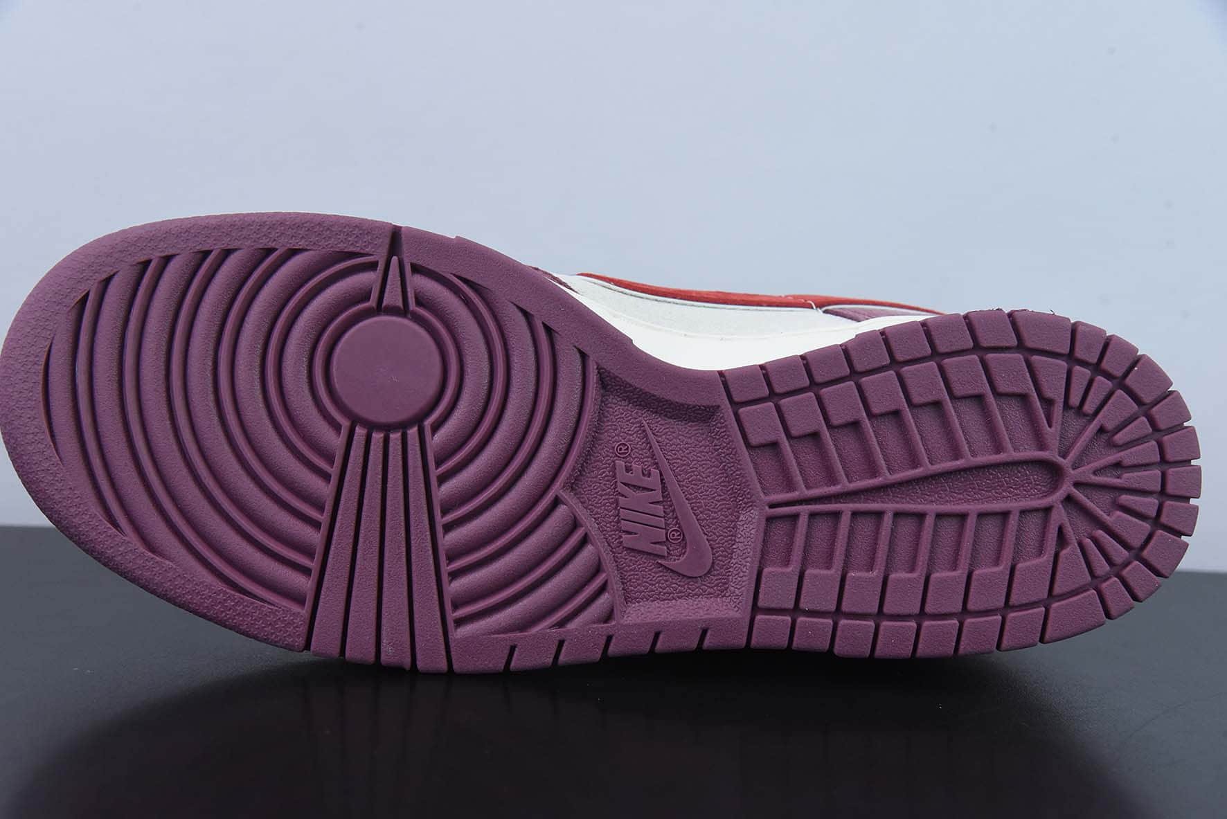 耐克Nike Otomo Katsuhiro x NK SB Dunk Low Steamboy OST 大友克洋联名款麂皮酒红白SB低帮滑板鞋纯原版本 货号:DA8863-082