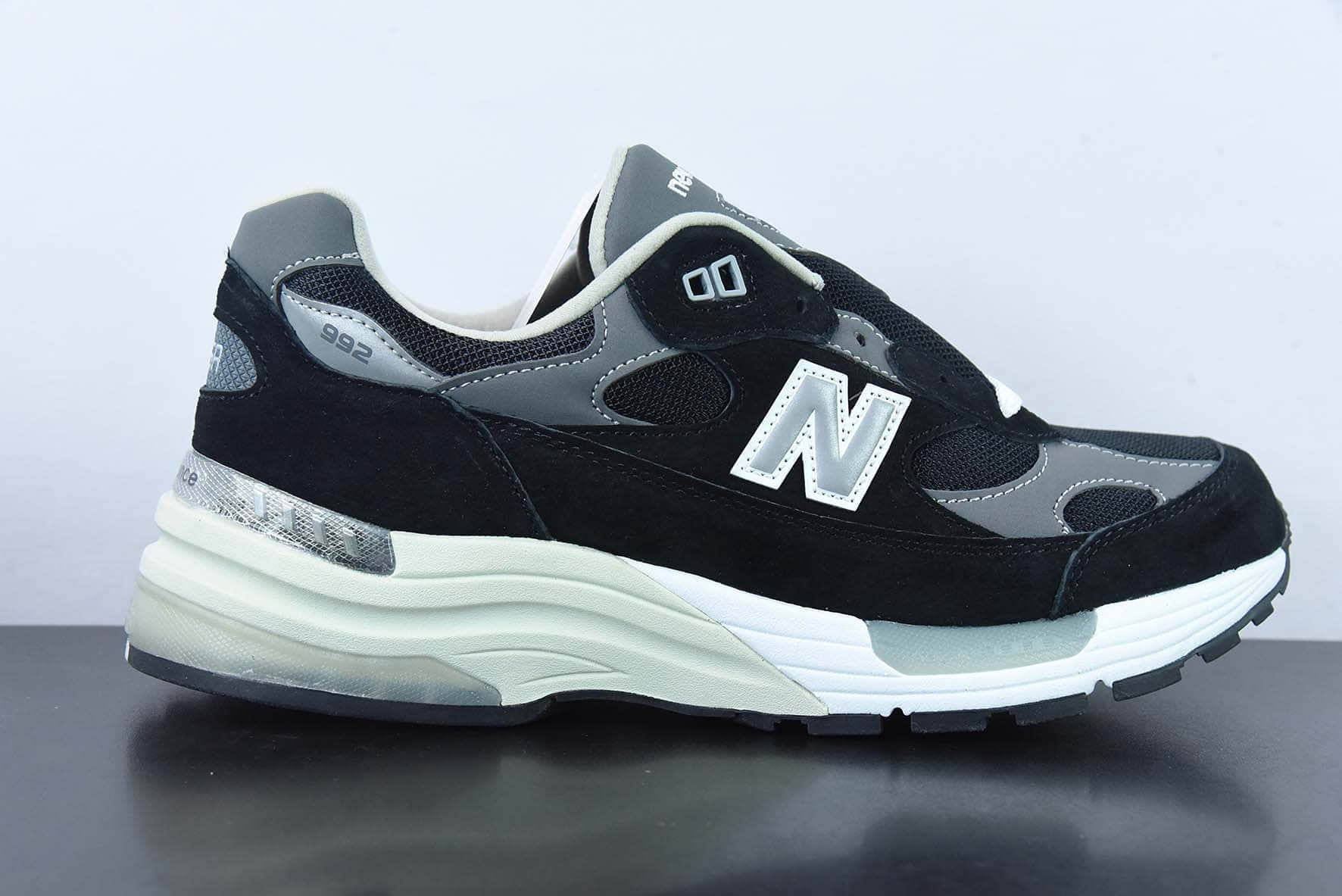 新百伦New Balance W992TN “总统系列”黑灰复古动运慢跑鞋纯原版本 货号:M992EB