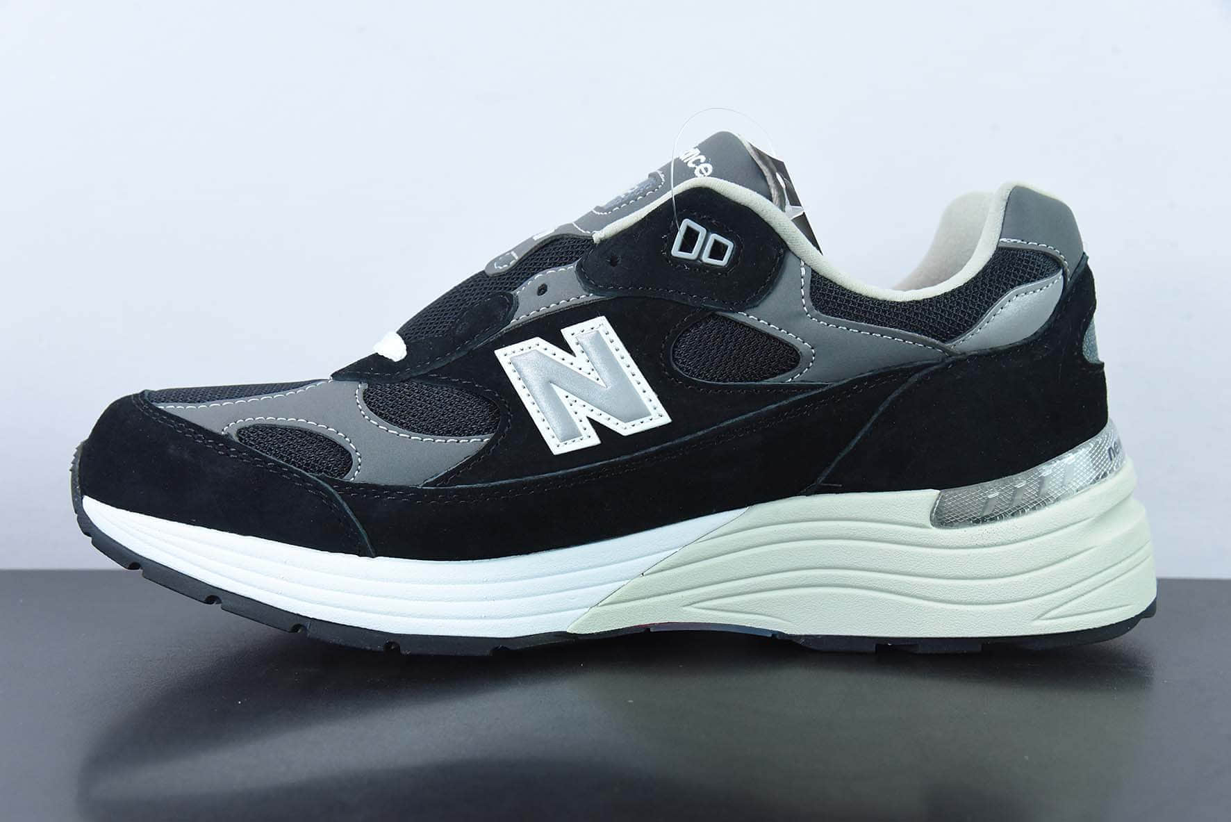 新百伦New Balance W992TN “总统系列”黑灰复古动运慢跑鞋纯原版本 货号:M992EB