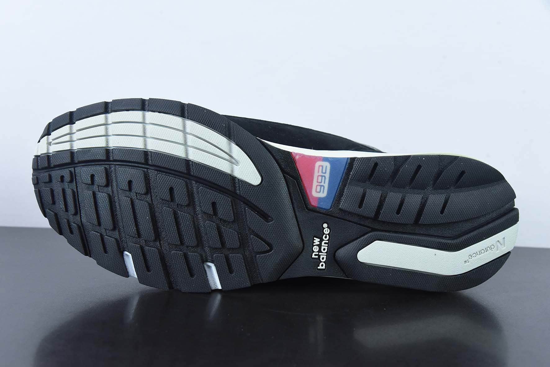 新百伦New Balance W992TN “总统系列”黑灰复古动运慢跑鞋纯原版本 货号:M992EB