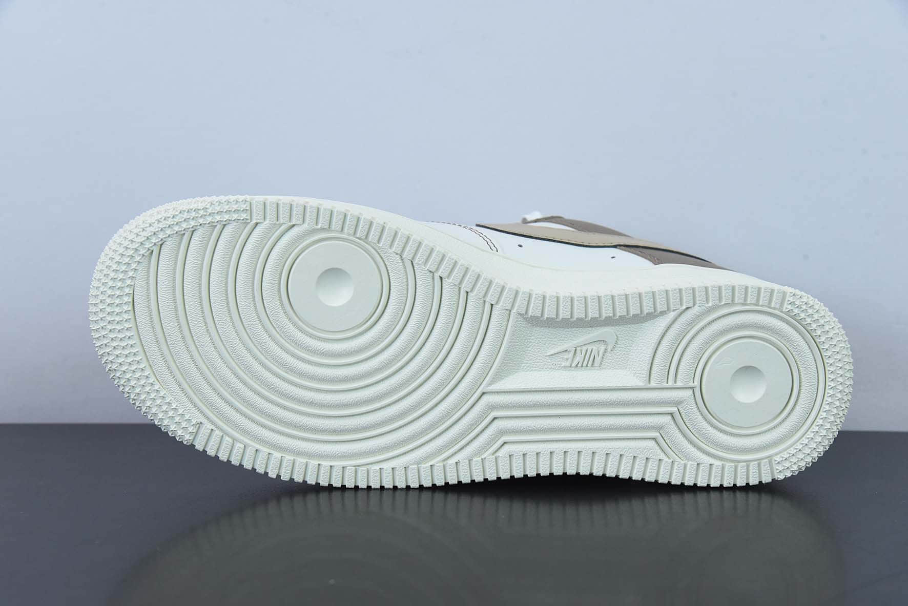 耐克Nike Air Force 1米白摩卡棕空军一号低帮运动休闲板鞋纯原版本 货号:DT0226-303