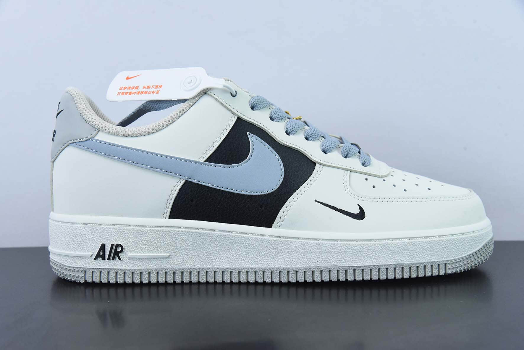 耐克Nike Air Force 1 '07 Low QSSail WhiteBlack Mini Swoosh皮革米白雾霾灰黑小钩空军一号低帮休闲板鞋纯原版本 货号:FB1839-888
