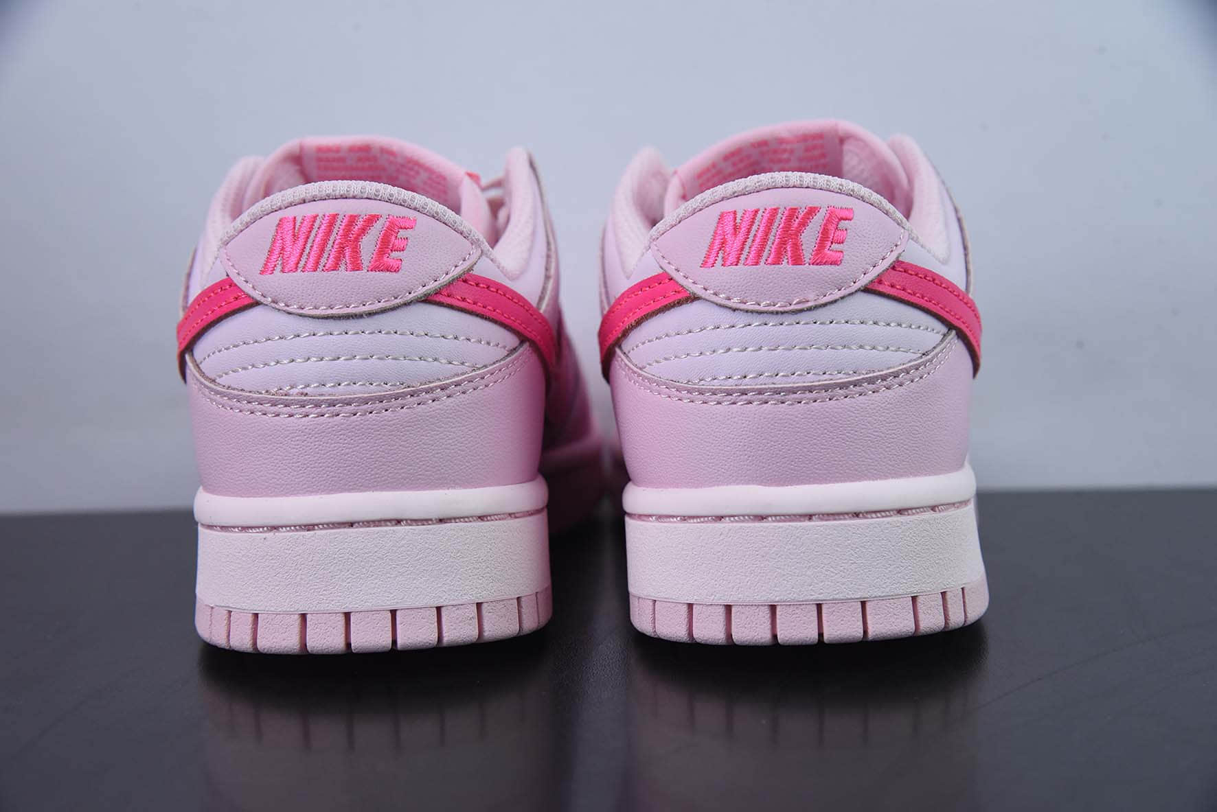 耐克Nike SB Dunk Low GSTriple Pink芭比荧光粉扣篮系列低帮休闲运动滑板板鞋纯原版本 货号:DH9765-600