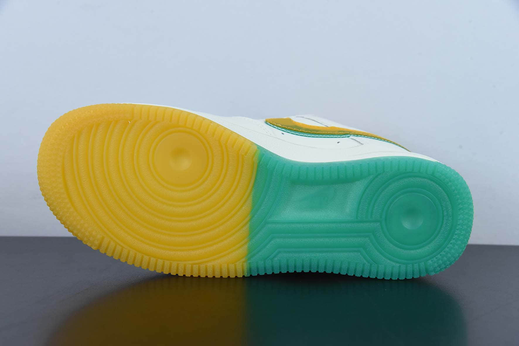 耐克Nike Air Force 1 '07 LowSprite皮革米白黄绿双钩空军一号经典低帮板鞋纯原版本 货号：CW1574-803