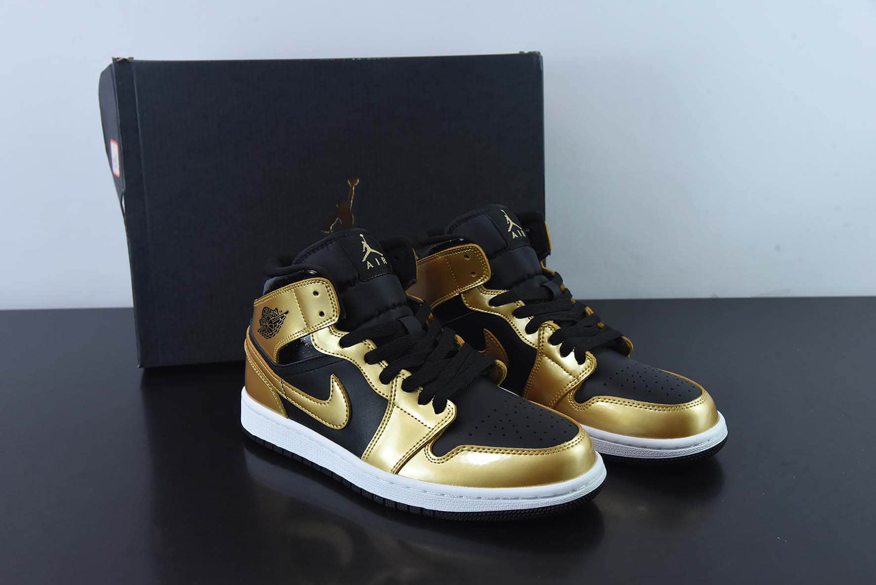 乔丹Air Jordan 1 Mid GSMetallic GoldAJ1乔丹一代黑金中帮文化篮球鞋纯原版本 货号:DR6967-071