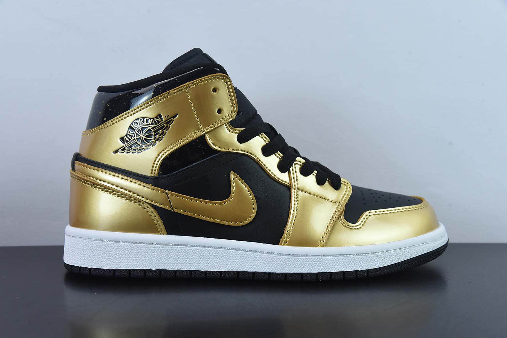 乔丹Air Jordan 1 Mid GSMetallic GoldAJ1乔丹一代黑金中帮文化篮球鞋纯原版本 货号:DR6967-071