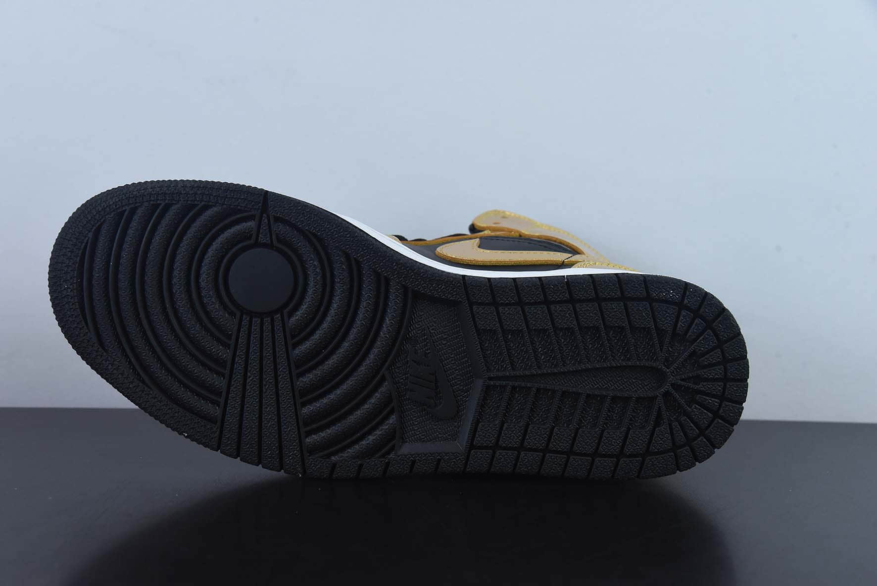 乔丹Air Jordan 1 Mid GSMetallic GoldAJ1乔丹一代黑金中帮文化篮球鞋纯原版本 货号:DR6967-071