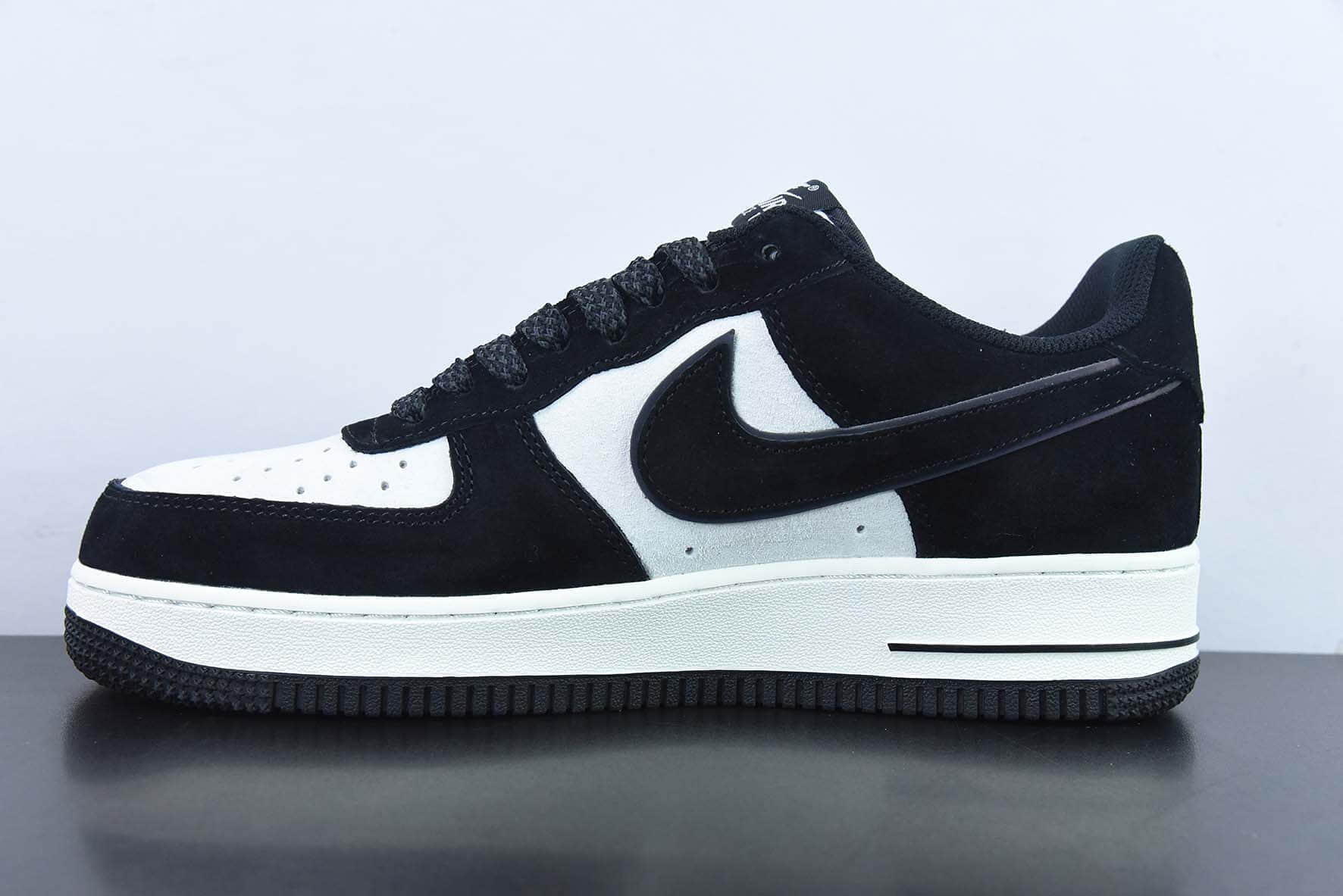 耐克Nike Air Force 1 AF1 黑白炫彩空军一号低帮休闲板鞋纯原版本 货号：MX0820-502