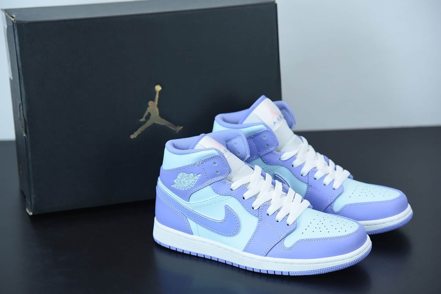 乔丹Air Jordan 1 Mid SE AJ1 乔1紫罗兰中帮女子文化篮球鞋纯原版本 货号：554724-500