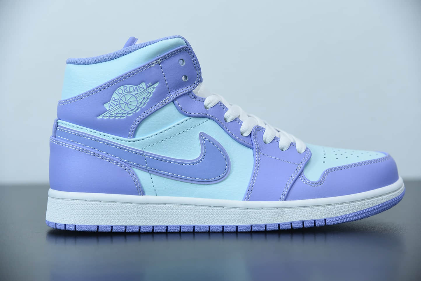 乔丹Air Jordan 1 Mid SE AJ1 乔1紫罗兰中帮女子文化篮球鞋纯原版本 货号：554724-500