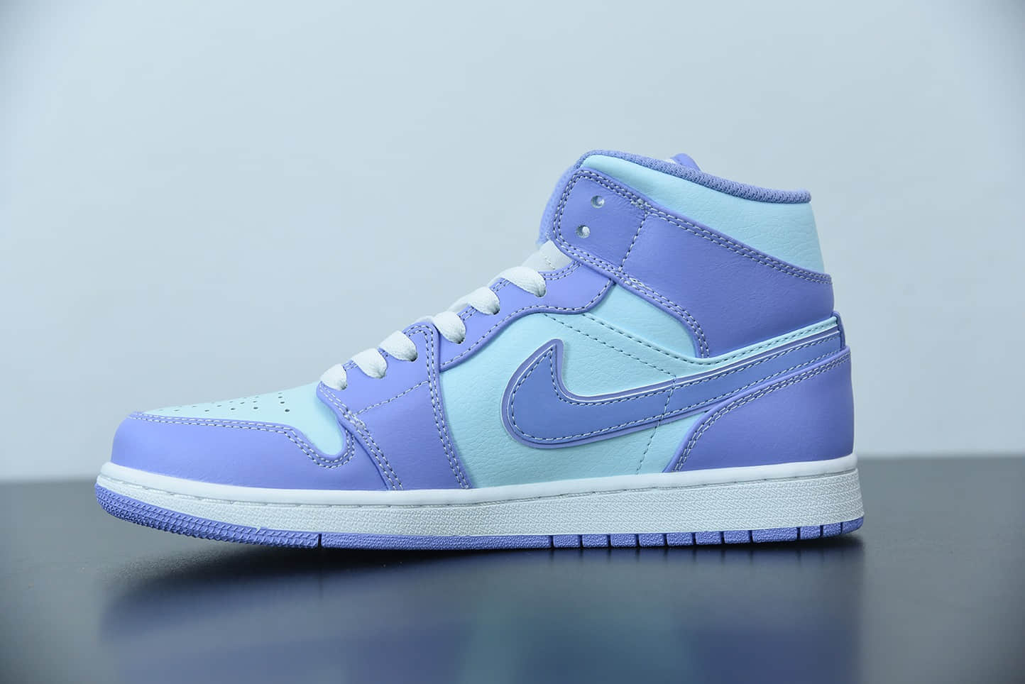 乔丹Air Jordan 1 Mid SE AJ1 乔1紫罗兰中帮女子文化篮球鞋纯原版本 货号：554724-500