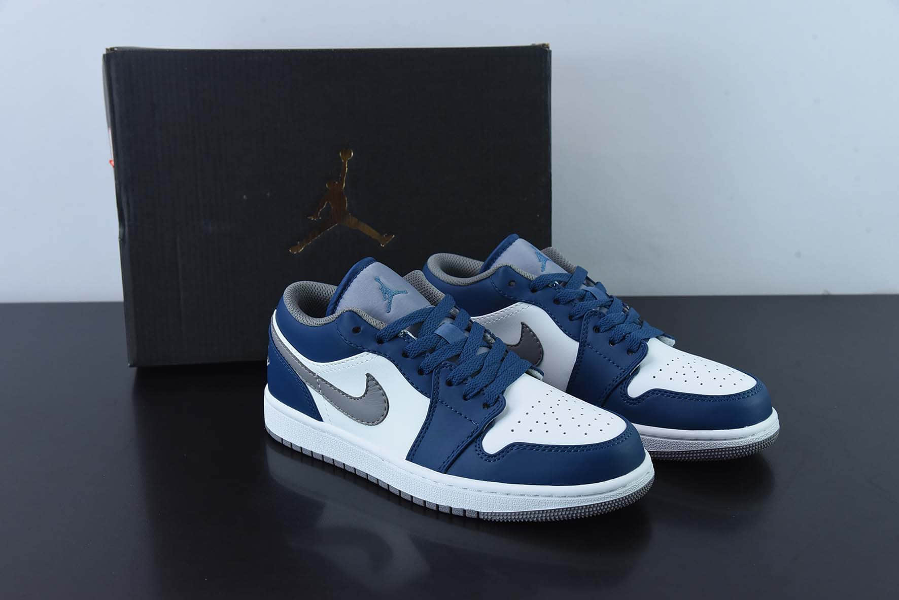 乔丹Air Jordan 1 LowTrue BlueAJ1乔丹“藏青蓝白灰低帮篮球鞋纯原版本 货号:553558-412