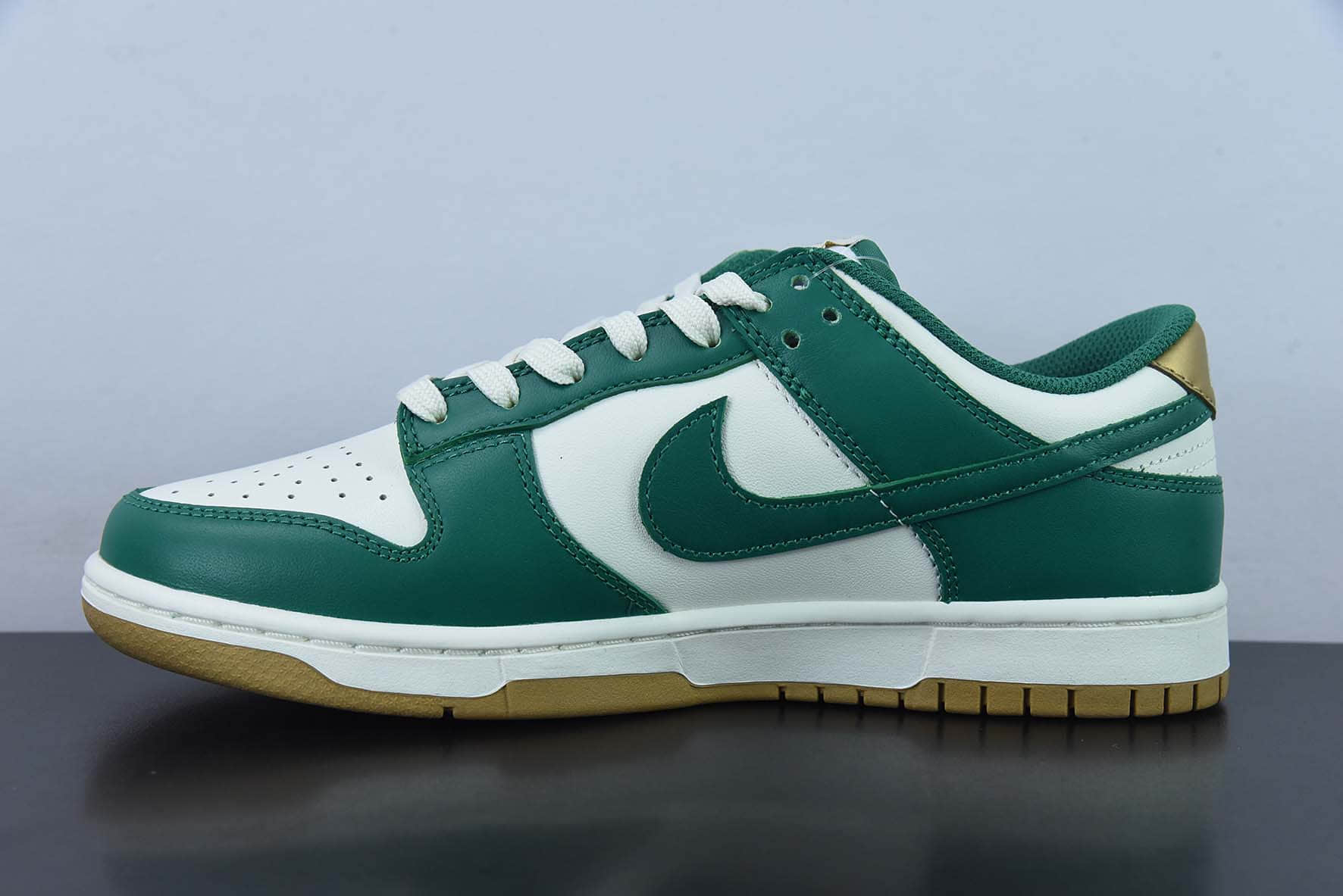 耐克Nike SB Dunk Low Green and Gold 白绿金配色SB低帮休闲滑板鞋纯原版本 货号:FB7173-131