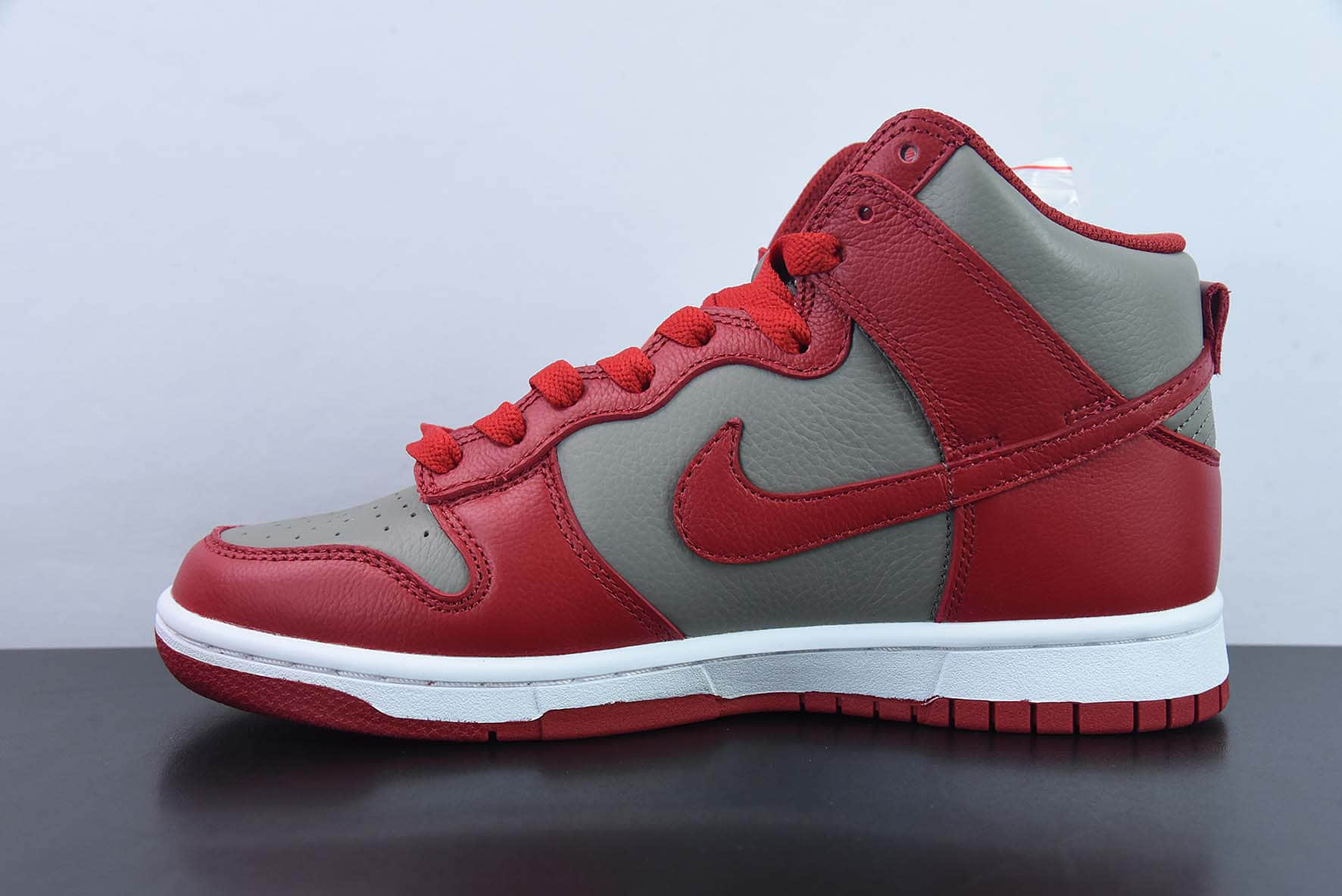 耐克Nike Dunk High UNLV 俄亥俄州立大学联名灰红高帮板鞋纯原版本 货号:850477-001