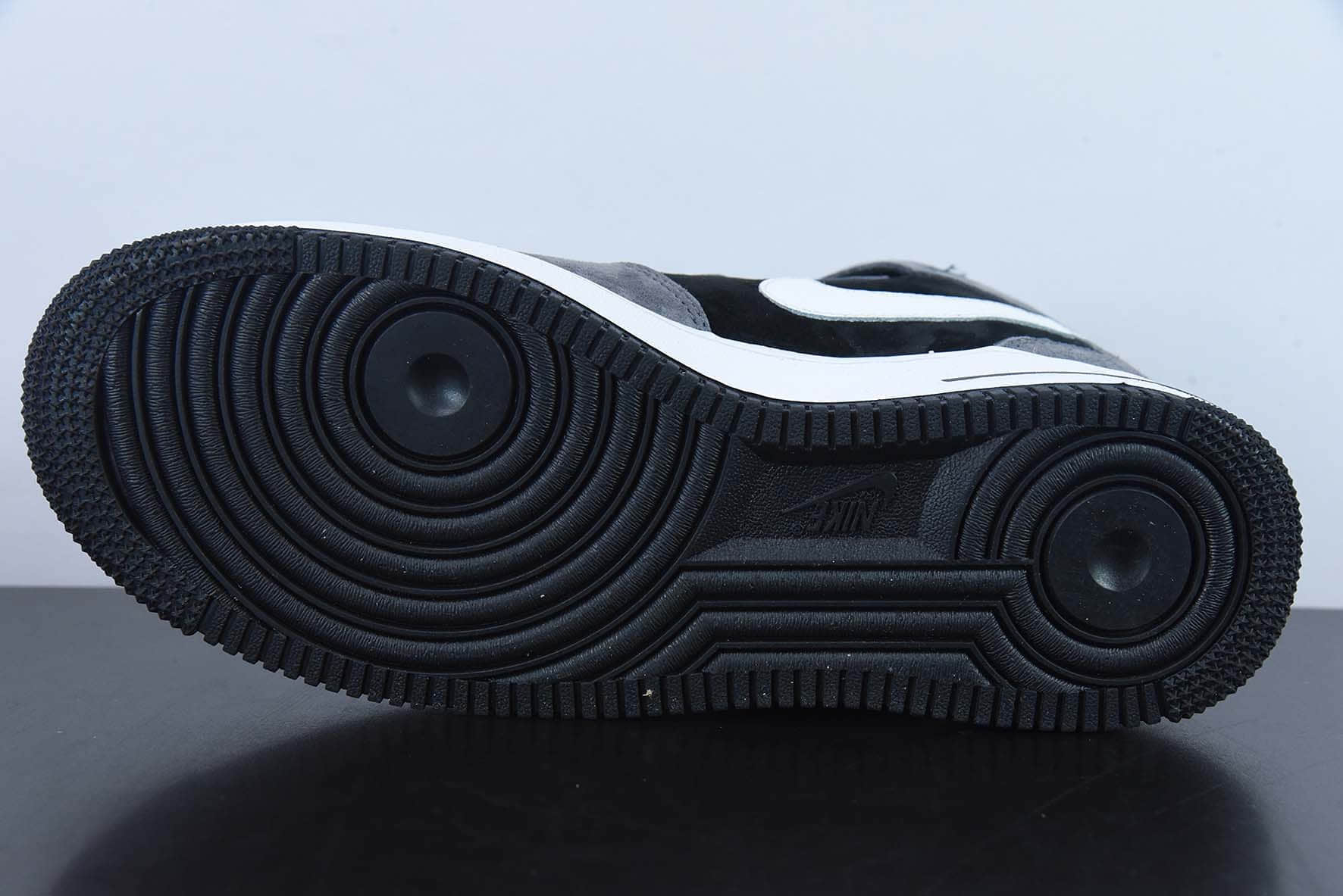 耐克Nike Air Force 1 MID ’07 麂皮暗黑灰配色空军一号中帮休闲板鞋纯原版本 货号:QT3369-996