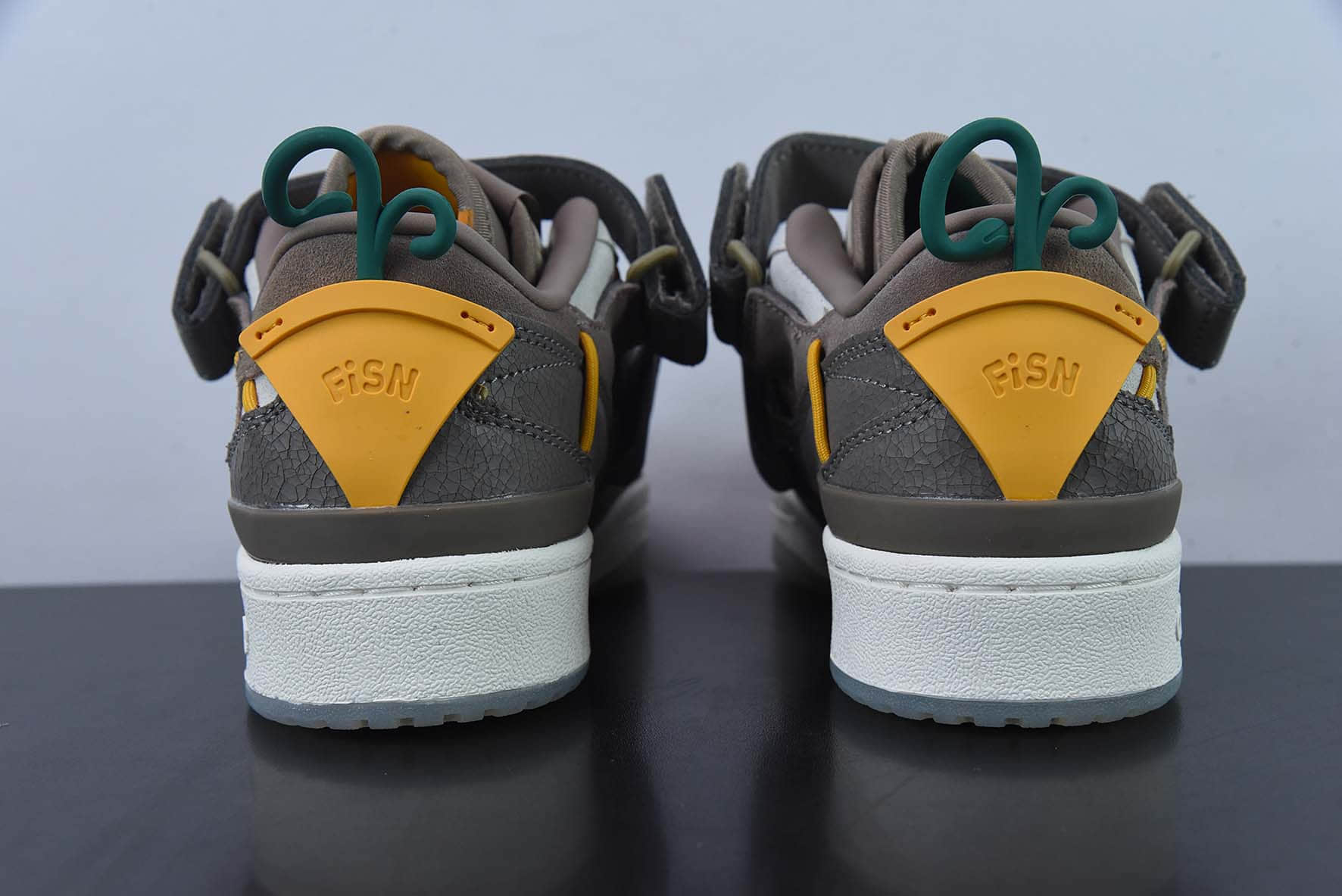 阿迪达斯Adidas Originals Forum 84 Low 罗马系列灰黄魔术贴低帮复古系带百搭休闲运动板鞋纯原版本 货号:GV9223