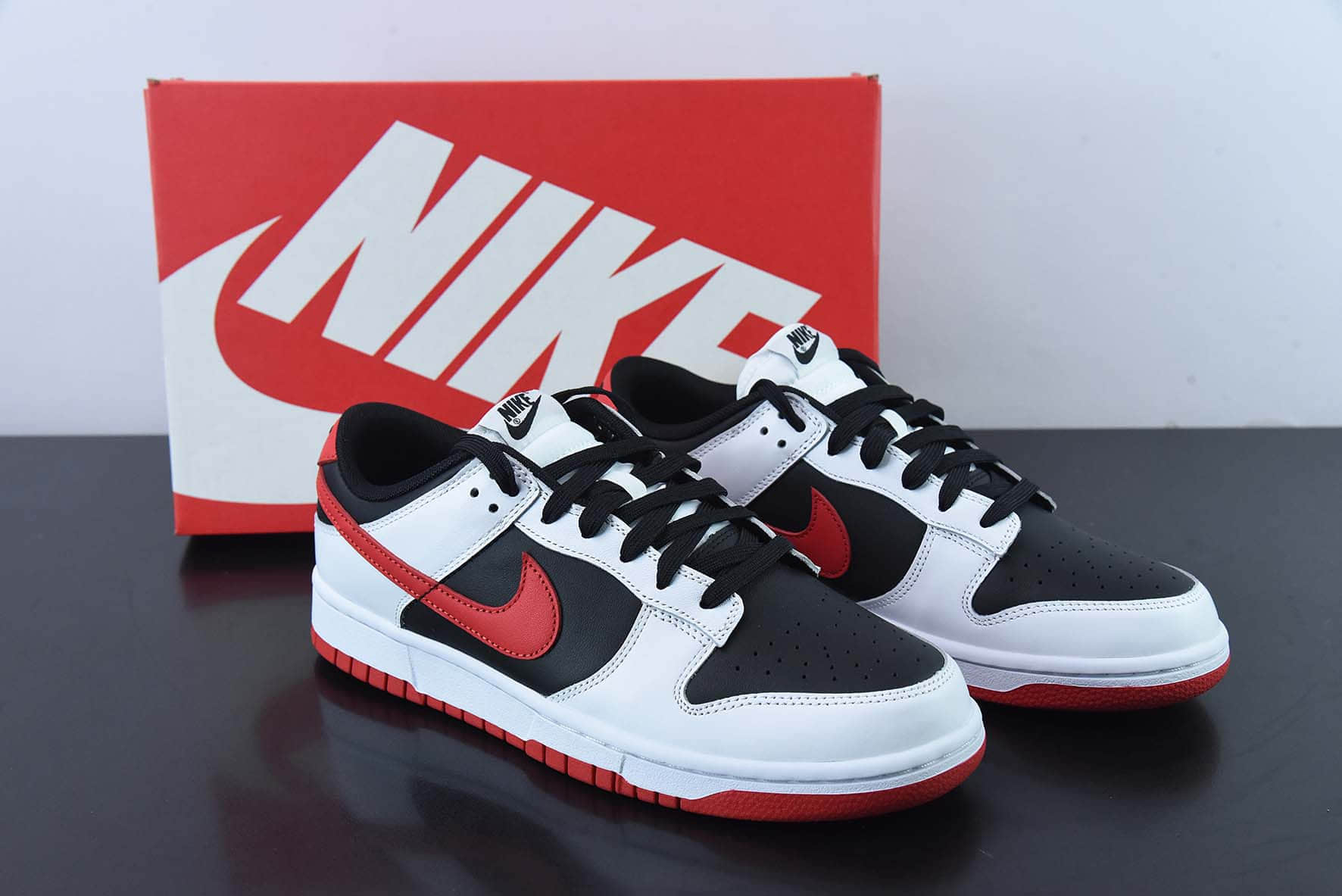 耐克Nike SB Dunk Low 白黑红SB低帮休闲滑板鞋纯原版本 货号:FD9762-061