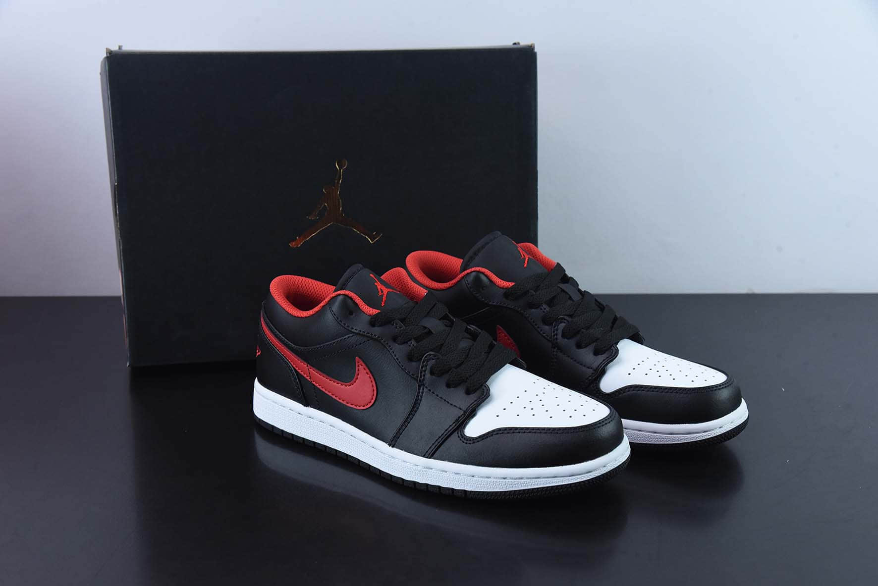 乔丹Air Jordan 1 Low White Toe AJ1 乔1小黑红脚趾低帮篮球鞋纯原版本 货号：553558-063