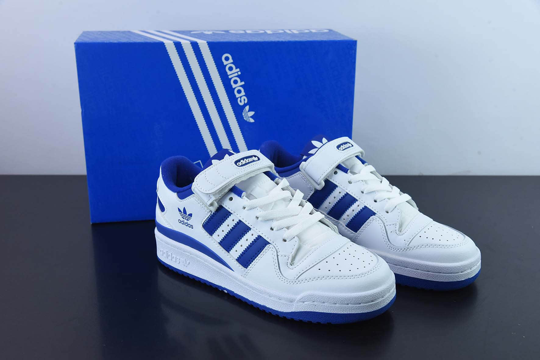 阿迪达斯Adidas Originals Forum 84 Low 罗马系列白蓝魔术贴低帮复古系带百搭休闲运动板鞋纯原版本 货号：FY7974