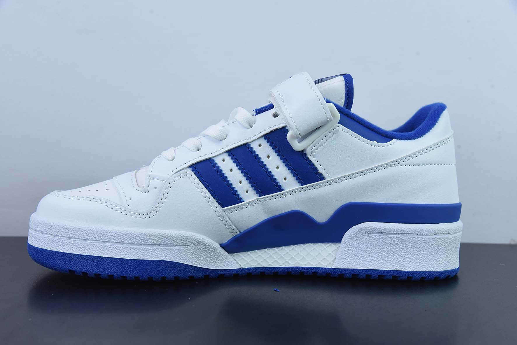 阿迪达斯Adidas Originals Forum 84 Low 罗马系列白蓝魔术贴低帮复古系带百搭休闲运动板鞋纯原版本 货号：FY7974